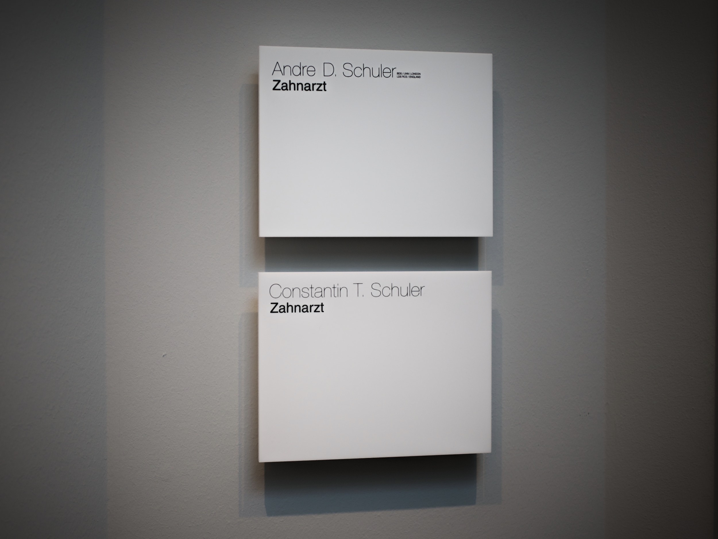 Zahnarztpraxis Schuler | Crailsheim | Praxisschilder